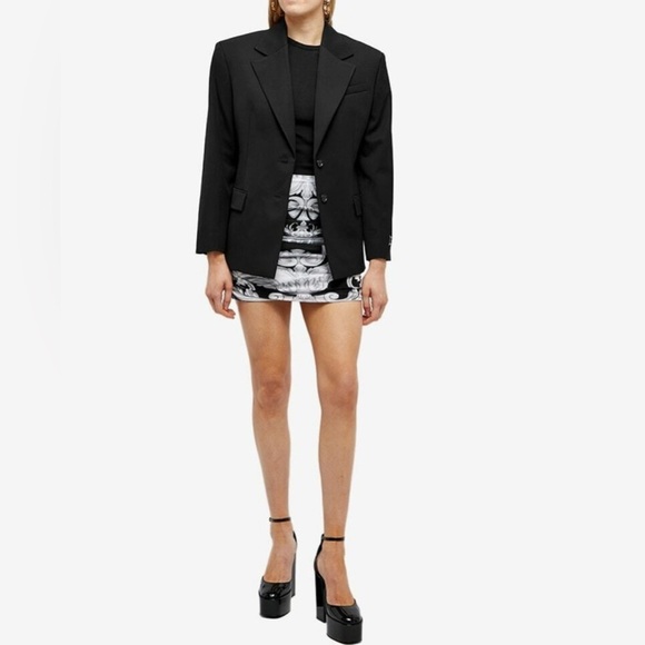Versace 2024 Women's Oversized Virgin Wool Blazer Jacket in Black - Picture 3 of 13